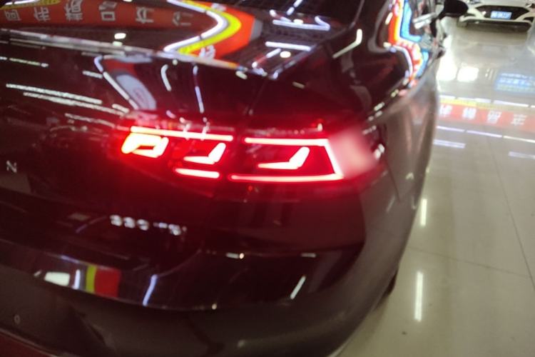 Used Volkswagen Magotan 2023 2 Million Units Limited Edition 330TSI DSG Leading Version Right Rear Taillight