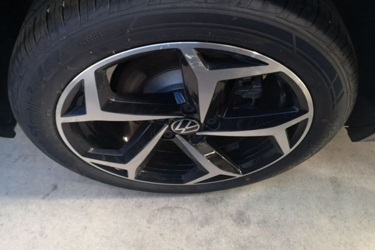 Used Volkswagen Magotan 2023 2 Million Units Limited Edition 330TSI DSG Leading Version Right Rear Wheel Hub