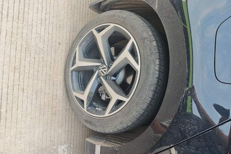 Used Volkswagen Magotan 2023 2 Million Units Limited-Edition 380TSI DSG Flagship Version Right Rear Wheel Hub