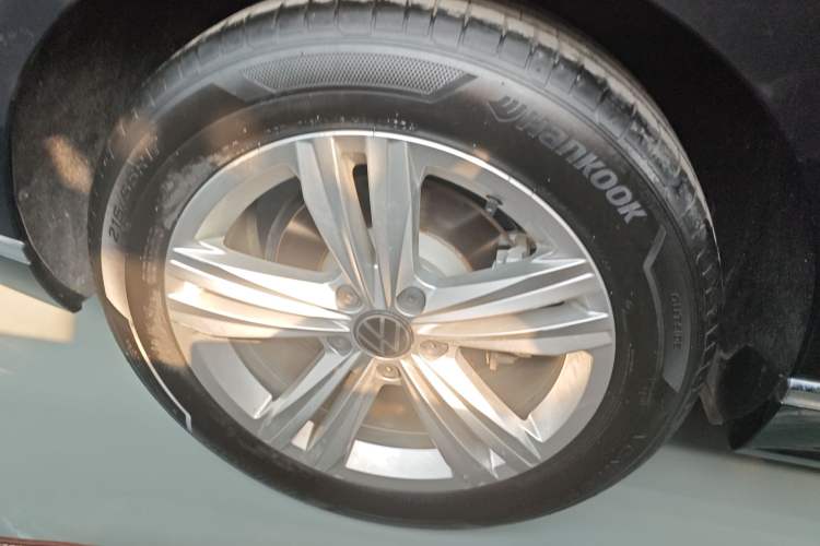 Used Volkswagen Magotan 2023 2 Million Units Limited-Edition 280TSI DSG Comfort Version Right Rear Wheel Hub