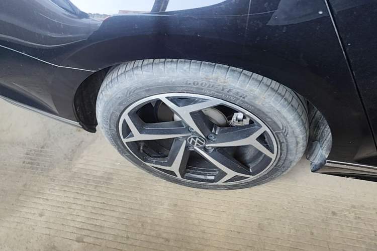 Used Volkswagen Magotan 2023 2 Million Units Limited Edition 330TSI DSG Leading Version Right Rear Wheel Hub