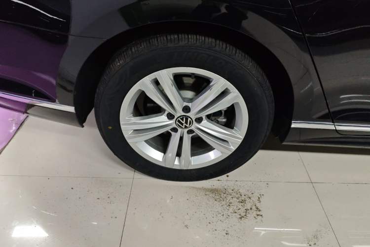 Used Volkswagen Magotan 2023 2 Million Units Limited-Edition 280TSI DSG Comfort Version Right Rear Wheel Hub