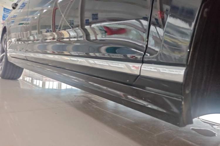 Used Volkswagen Magotan 2023 2 Million Units Limited Edition 330TSI DSG Leading Version Right Side Sill