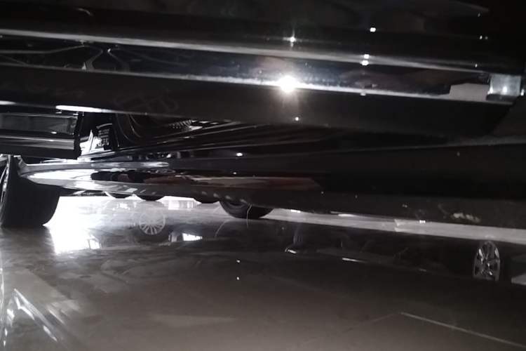Used Volkswagen Magotan 2023 2 Million Units Commemorative Edition 330TSI DSG Luxury Version Right Side Sill