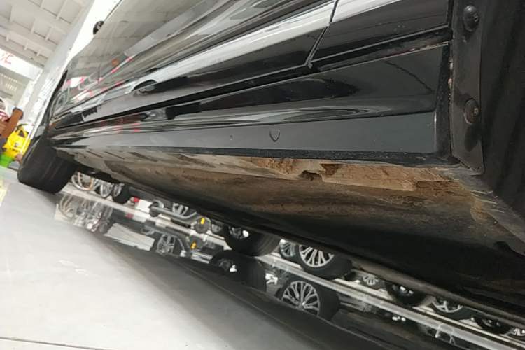 Used Volkswagen Magotan 2023 2 Million Units Limited Edition 330TSI DSG Leading Version Right Side Sill