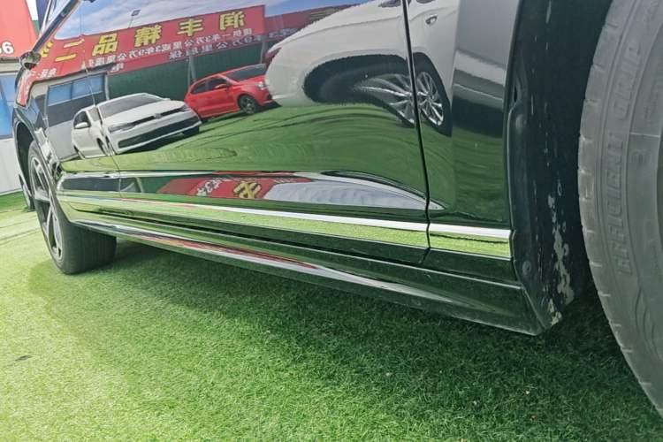 Used Volkswagen Magotan 2023 2 Million Units Limited Edition 280TSI DSG Leading Version Right Side Sill