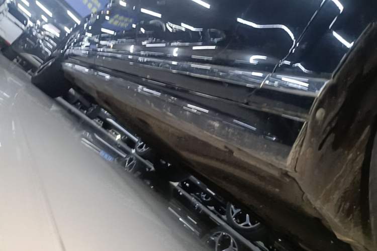 Used Volkswagen Magotan 2023 2 Million Units Limited Edition 330TSI DSG Leading Version Right Side Sill
