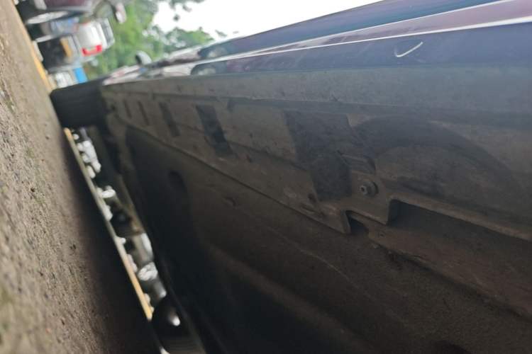 Used Volkswagen Magotan 2023 2 Million Units Limited-Edition 280TSI DSG Comfort Version Right Side Sill
