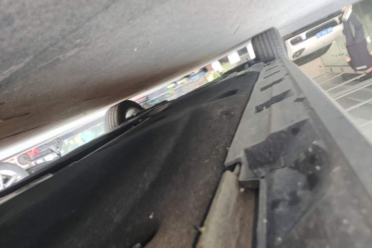 Used Volkswagen Magotan 2023 2 Million Units Limited-Edition 280TSI DSG Comfort Version Right Side Sill