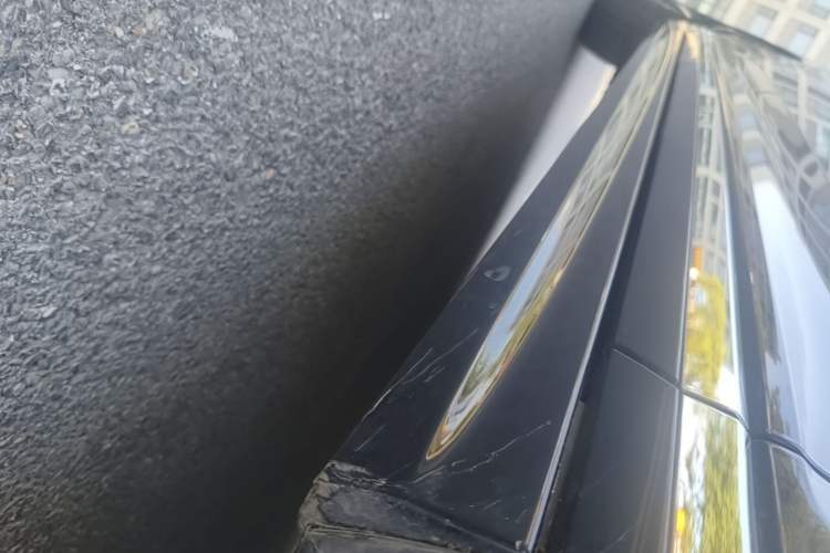 Used Volkswagen Magotan 2023 2 Million Units Commemorative Edition 330TSI DSG Luxury Version Right Side Sill
