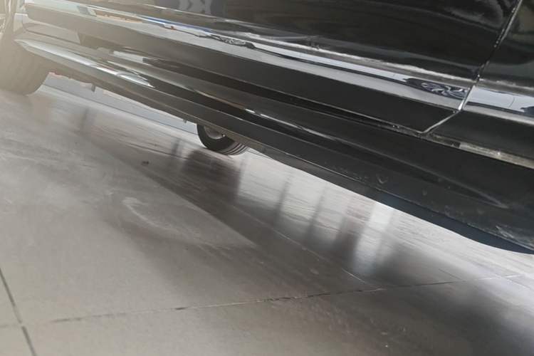 Used Volkswagen Magotan 2023 2 Million Units Limited Edition 280TSI DSG Leading Version Right Side Sill