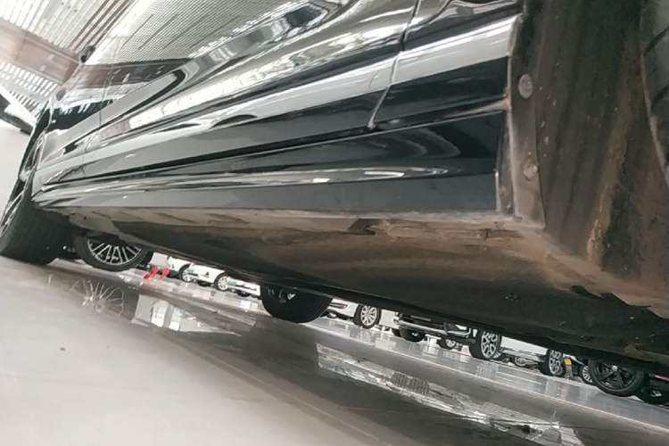 Used Volkswagen Magotan 2023 2 Million Units Limited Edition 330TSI DSG Leading Version Right Side Sill