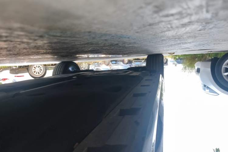 Used Volkswagen Magotan 2023 2 Million Units Commemorative Edition 330TSI DSG Luxury Version Right Side Sill
