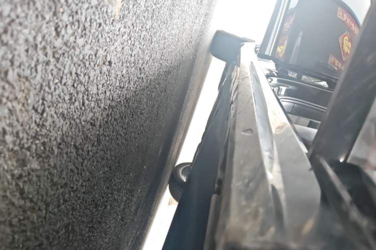 Used Volkswagen Magotan 2023 2 Million Units Commemorative Edition 330TSI DSG Luxury Version Right Side Sill