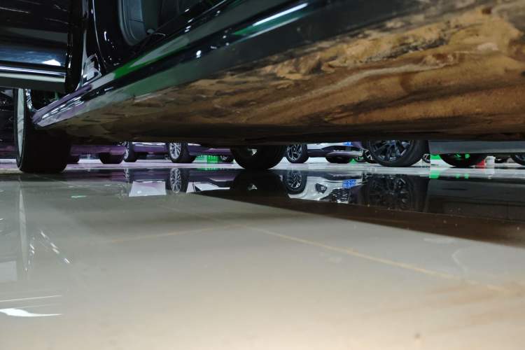 Used Volkswagen Magotan 2023 2 Million Units Limited-Edition 280TSI DSG Comfort Version Right Side Sill