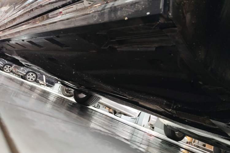 Used Volkswagen Magotan 2023 2 Million Units Commemorative Edition 330TSI DSG Luxury Version Right Side Sill