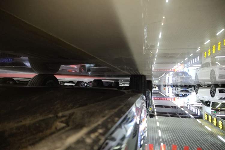 Used Volkswagen Magotan 2023 2 Million Units Limited Edition 330TSI DSG Leading Version Right Side Sill
