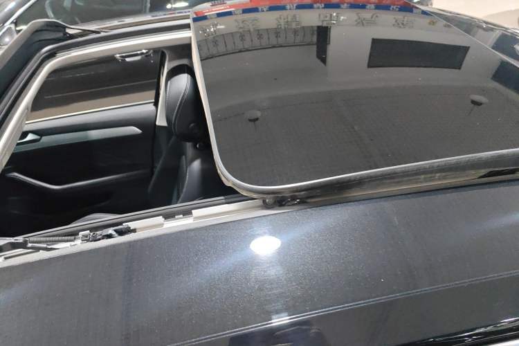 Used Volkswagen Magotan 2023 2 Million Units Limited-Edition 280TSI DSG Comfort Version Roof