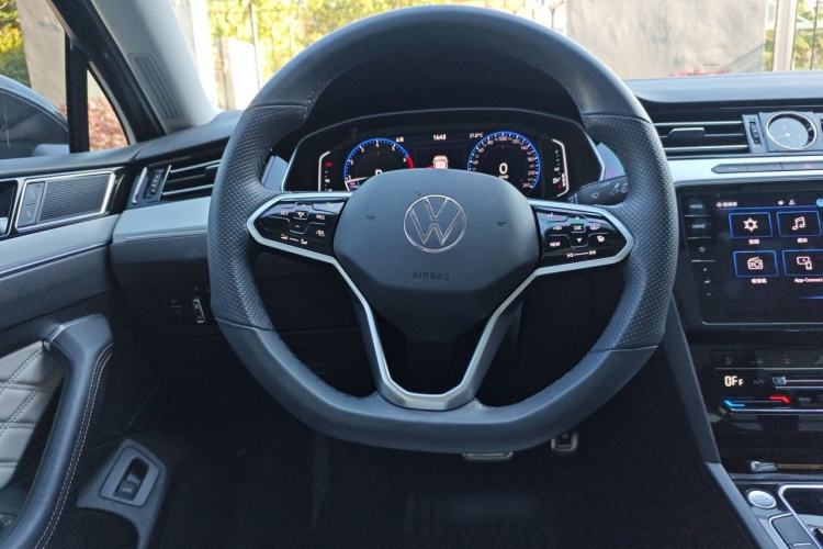 Used Volkswagen Magotan 2023 2 Million Units Commemorative Edition 330TSI DSG Luxury Version Steering Wheel