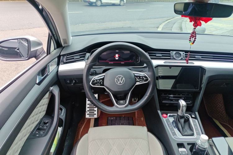 Used Volkswagen Magotan 2023 2 Million Units Commemorative Edition 330TSI DSG Luxury Version Steering Wheel
