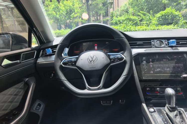Used Volkswagen Magotan 2023 2 Million Units Limited Edition 330TSI DSG Leading Version Steering Wheel