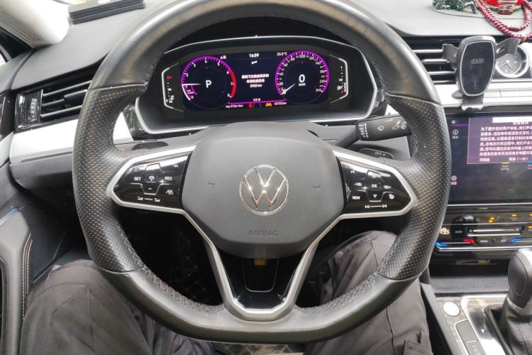 Used Volkswagen Magotan 2023 2 Million Units Commemorative Edition 330TSI DSG Luxury Version Steering Wheel