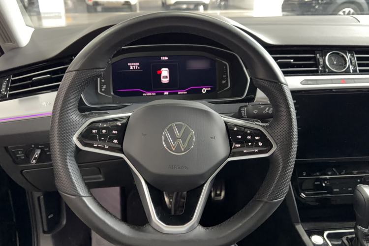Used Volkswagen Magotan 2023 2 Million Units Commemorative Edition 330TSI DSG Luxury Version Steering Wheel