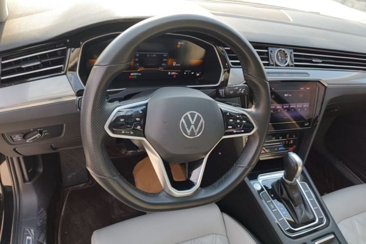 Used Volkswagen Magotan 2023 2 Million Units Limited Edition 330TSI DSG Leading Version Steering Wheel