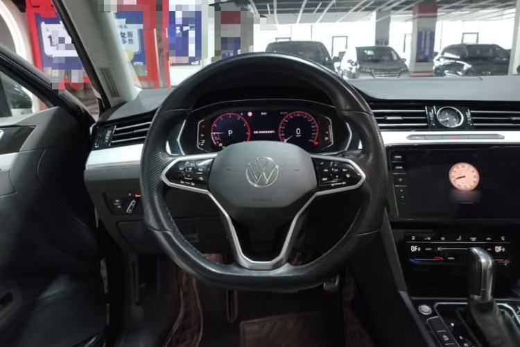 Used Volkswagen Magotan 2023 2 Million Units Commemorative Edition 330TSI DSG Luxury Version Steering Wheel