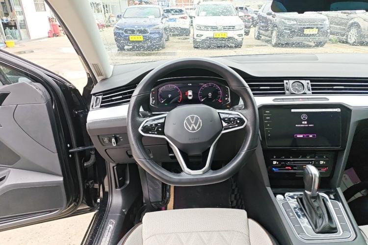Used Volkswagen Magotan 2023 2 Million Units Commemorative Edition 330TSI DSG Luxury Version Steering Wheel