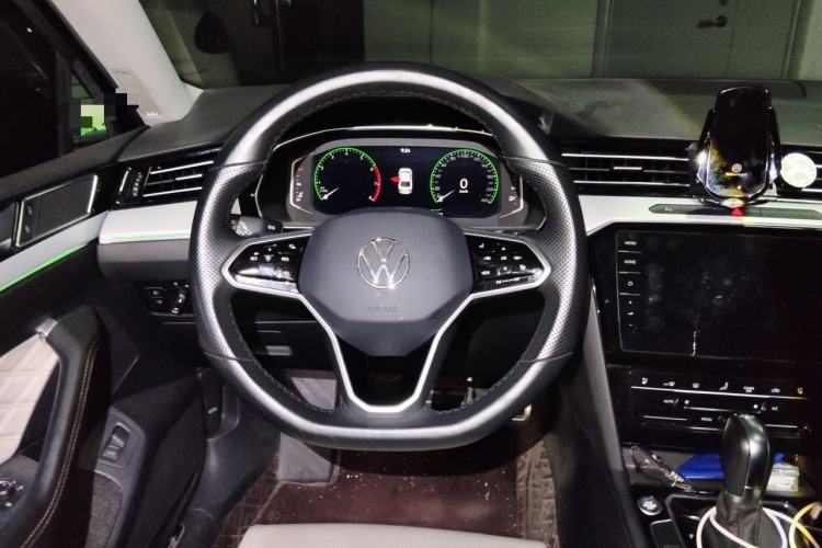 Used Volkswagen Magotan 2023 2 Million Units Commemorative Edition 330TSI DSG Luxury Version Steering Wheel