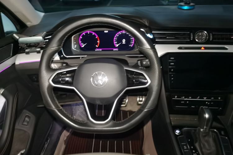 Used Volkswagen Magotan 2023 2 Million Units Commemorative Edition 330TSI DSG Luxury Version Steering Wheel