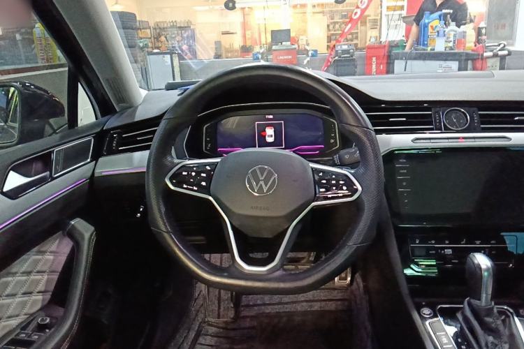 Used Volkswagen Magotan 2023 2 Million Units Commemorative Edition 330TSI DSG Luxury Version Steering Wheel