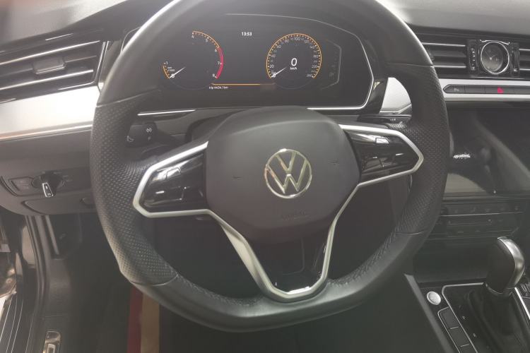 Used Volkswagen Magotan 2023 2 Million Units Commemorative Edition 330TSI DSG Luxury Version Steering Wheel