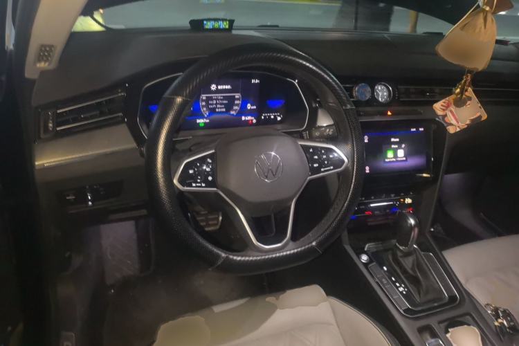 Used Volkswagen Magotan 2023 2 Million Units Commemorative Edition 330TSI DSG Luxury Version Steering Wheel