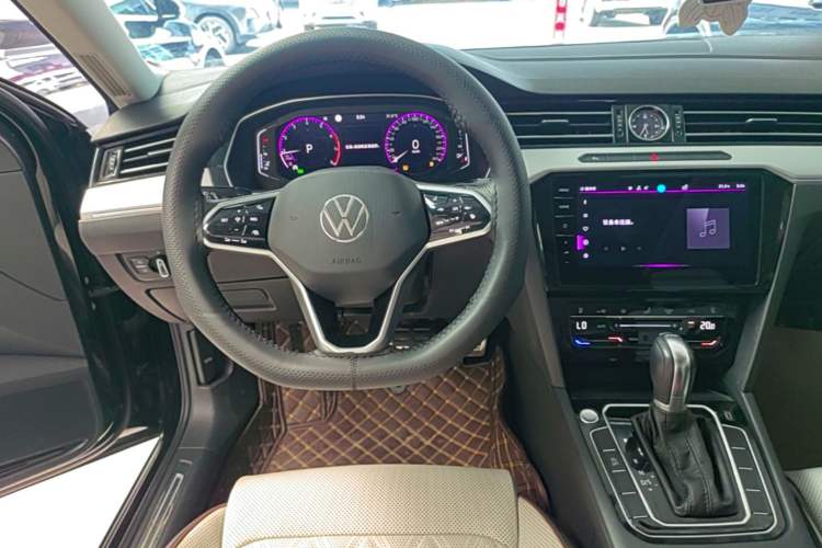 Used Volkswagen Magotan 2023 2 Million Units Commemorative Edition 330TSI DSG Luxury Version Steering Wheel