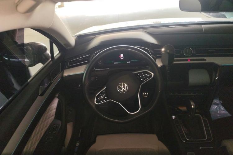 Used Volkswagen Magotan 2023 2 Million Units Commemorative Edition 330TSI DSG Luxury Version Steering Wheel
