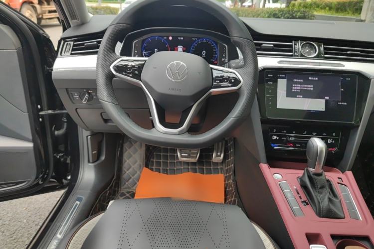 Used Volkswagen Magotan 2023 2 Million Units Commemorative Edition 330TSI DSG Luxury Version Steering Wheel