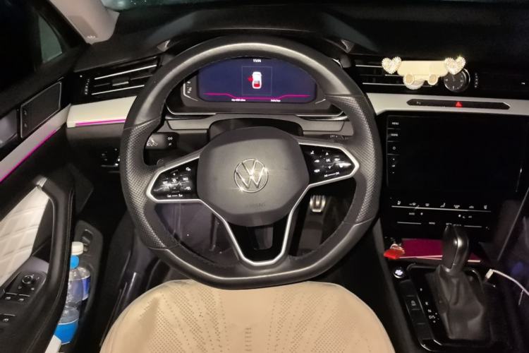 Used Volkswagen Magotan 2023 2 Million Units Commemorative Edition 330TSI DSG Luxury Version Steering Wheel