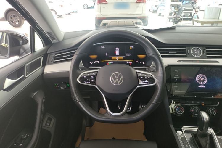 Used Volkswagen Magotan 2023 2 Million Units Limited-Edition 280TSI DSG Comfort Version Steering Wheel