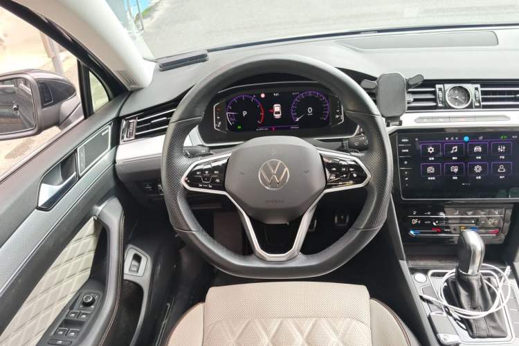 Used Volkswagen Magotan 2023 2 Million Units Limited-Edition 380TSI DSG Flagship Version Steering Wheel