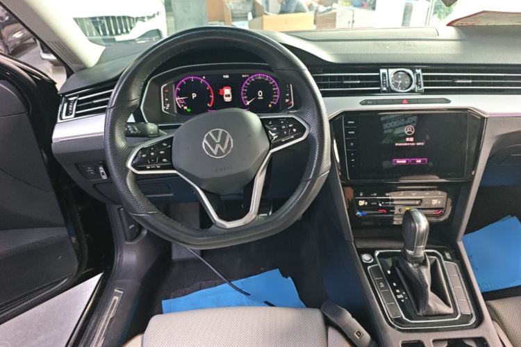 Used Volkswagen Magotan 2023 2 Million Units Commemorative Edition 330TSI DSG Luxury Version Steering Wheel
