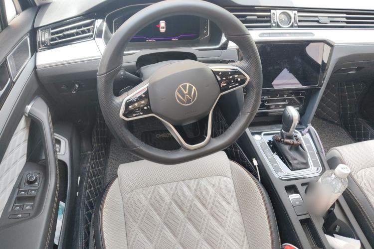 Used Volkswagen Magotan 2023 2 Million Units Commemorative Edition 330TSI DSG Luxury Version Steering Wheel