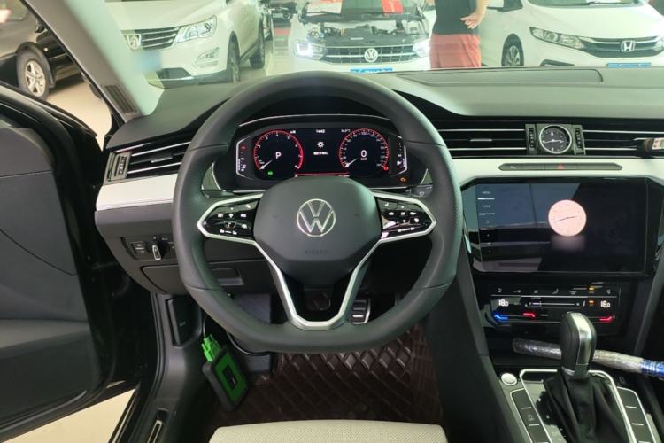 Used Volkswagen Magotan 2023 2 Million Units Commemorative Edition 330TSI DSG Luxury Version Steering Wheel