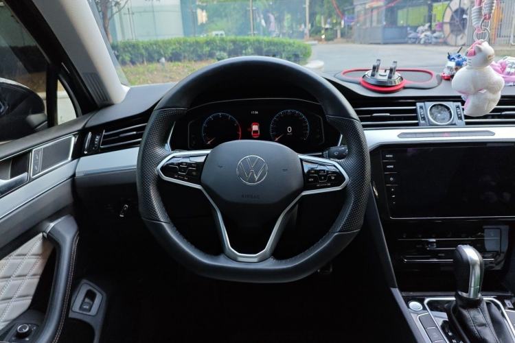 Used Volkswagen Magotan 2023 2 Million Units Commemorative Edition 330TSI DSG Luxury Version Steering Wheel