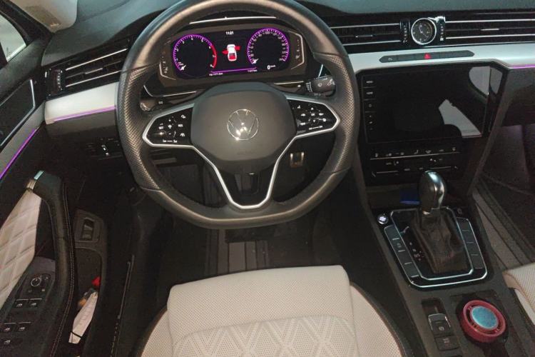 Used Volkswagen Magotan 2023 2 Million Units Commemorative Edition 330TSI DSG Luxury Version Steering Wheel