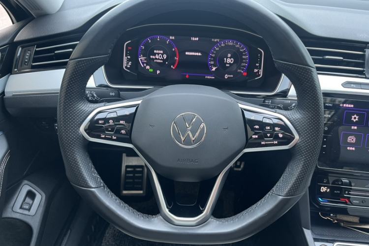 Used Volkswagen Magotan 2023 2 Million Units Commemorative Edition 330TSI DSG Luxury Version Steering Wheel