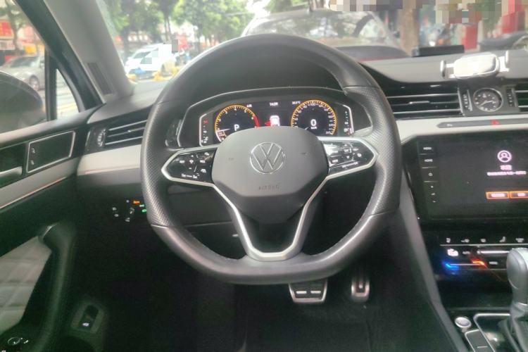 Used Volkswagen Magotan 2023 2 Million Units Commemorative Edition 330TSI DSG Luxury Version Steering Wheel