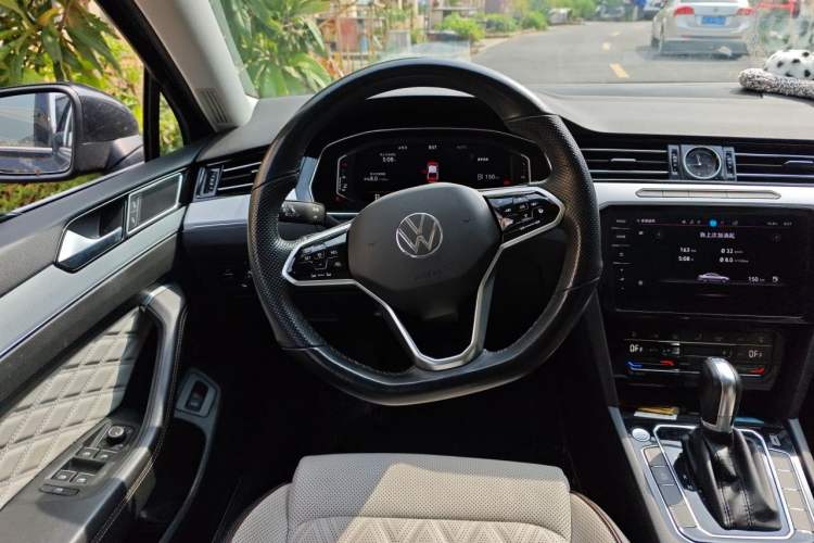 Used Volkswagen Magotan 2023 2 Million Units Commemorative Edition 330TSI DSG Luxury Version Steering Wheel