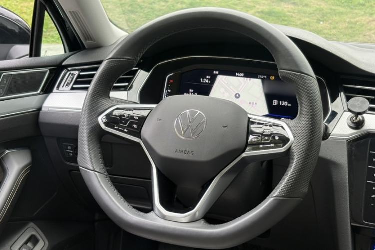 Used Volkswagen Magotan 2023 2 Million Units Limited Edition 330TSI DSG Leading Version Steering Wheel